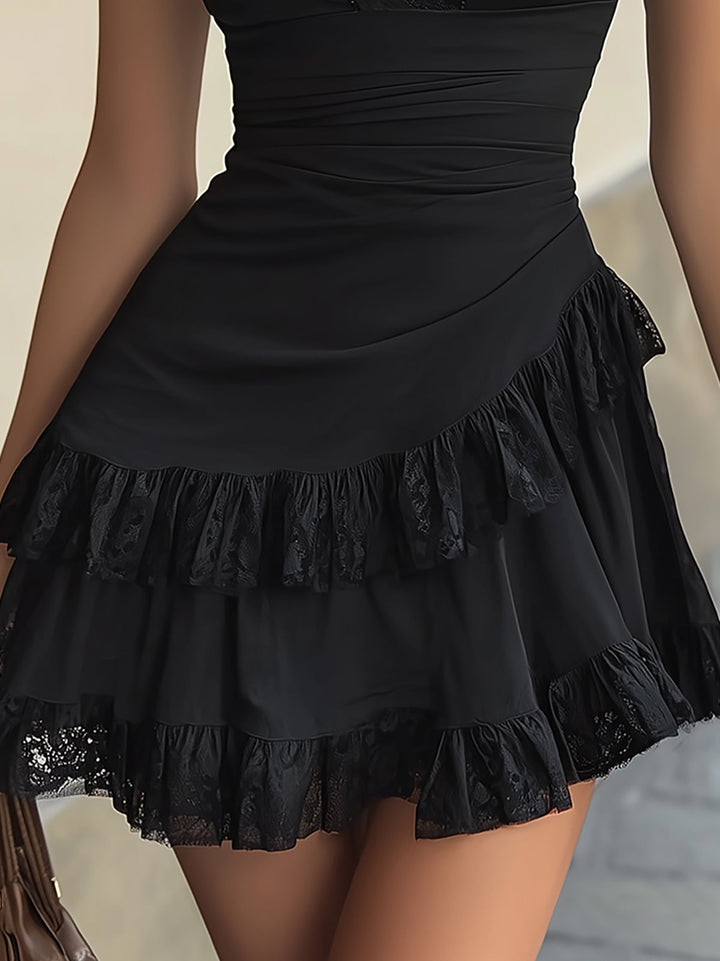 Estelle | V-Ausschnitt Mini-Kleid mit schwarzen Rüschendetails