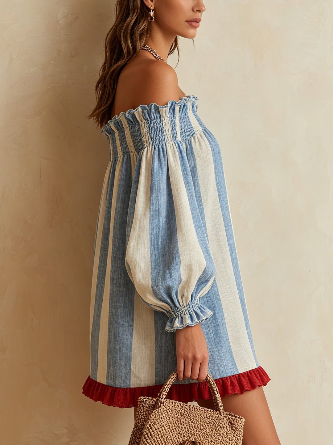 Ondine | Blau- und Weißgestreiftes Minikleid im Off-Shoulder-Stil mit kontrastierendem Saum