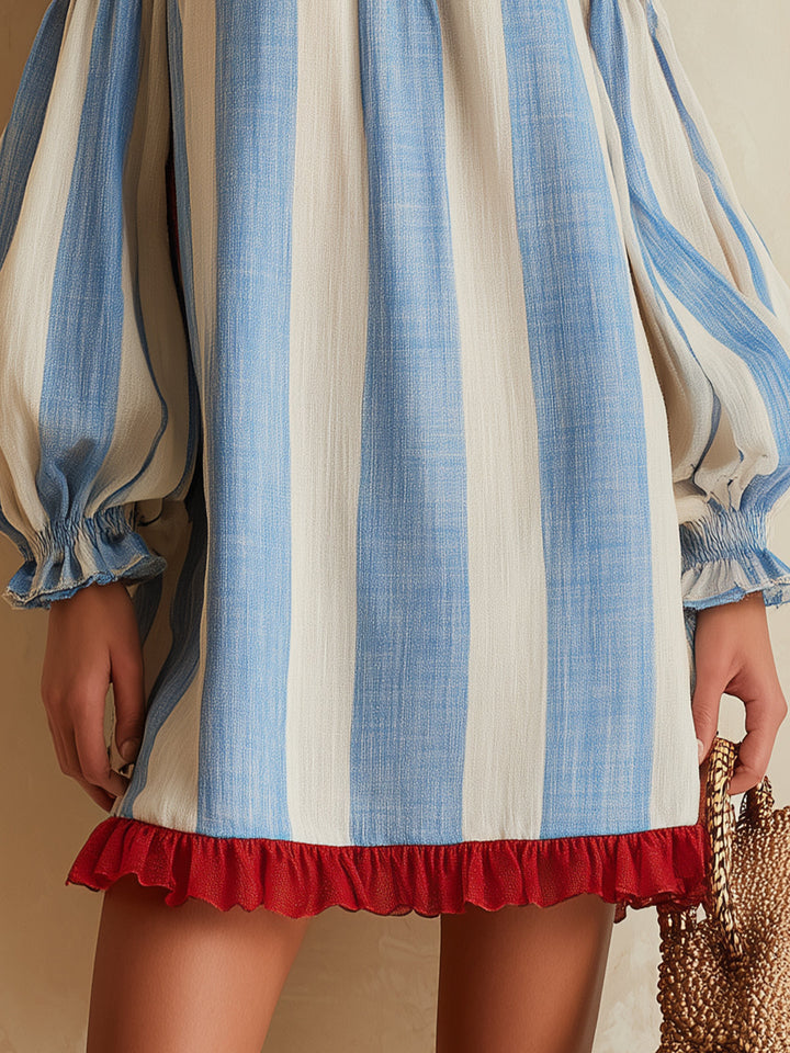 Ondine | Blau- und Weißgestreiftes Minikleid im Off-Shoulder-Stil mit kontrastierendem Saum