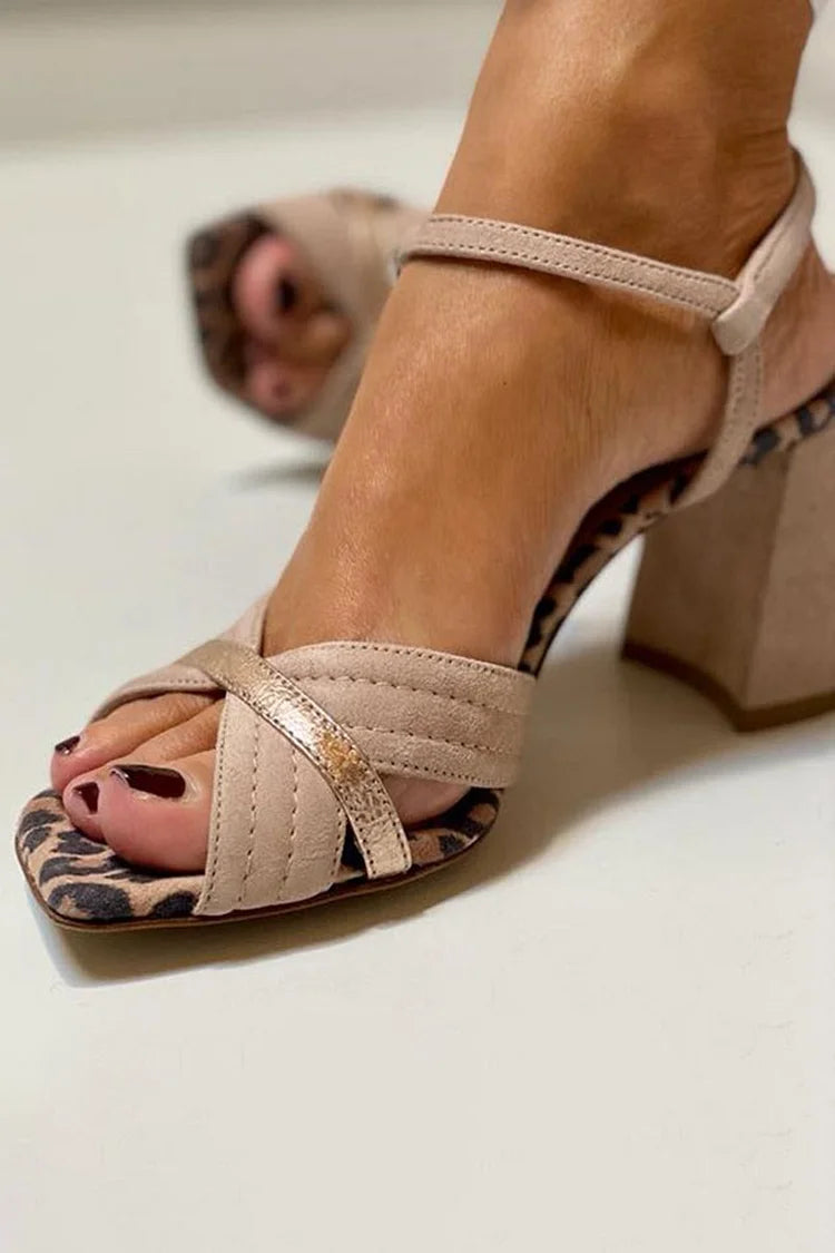 Breite Peep-Toe-High Heels mit Leopardenmuster Patchwork Khaki