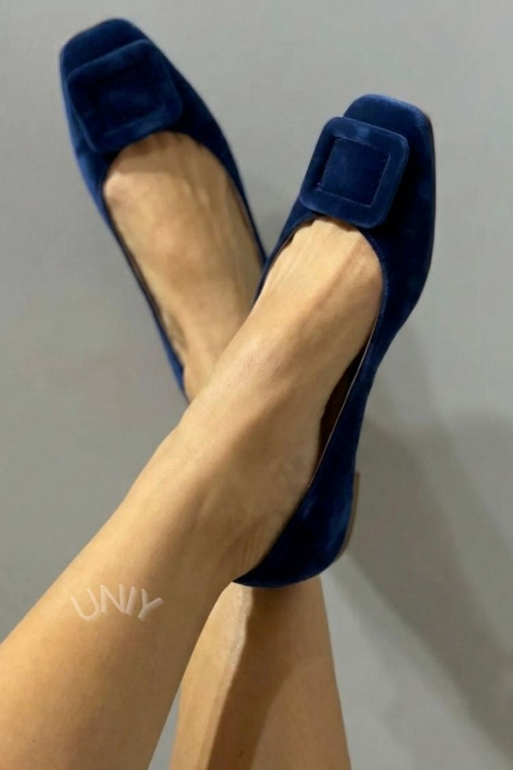 Ballerinas mit quadratischer Spitze aus Samt mit Schnalle