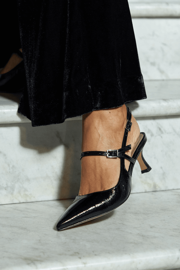 Extra glänzende Slingback-Absätze in Schwarz mit Spitze