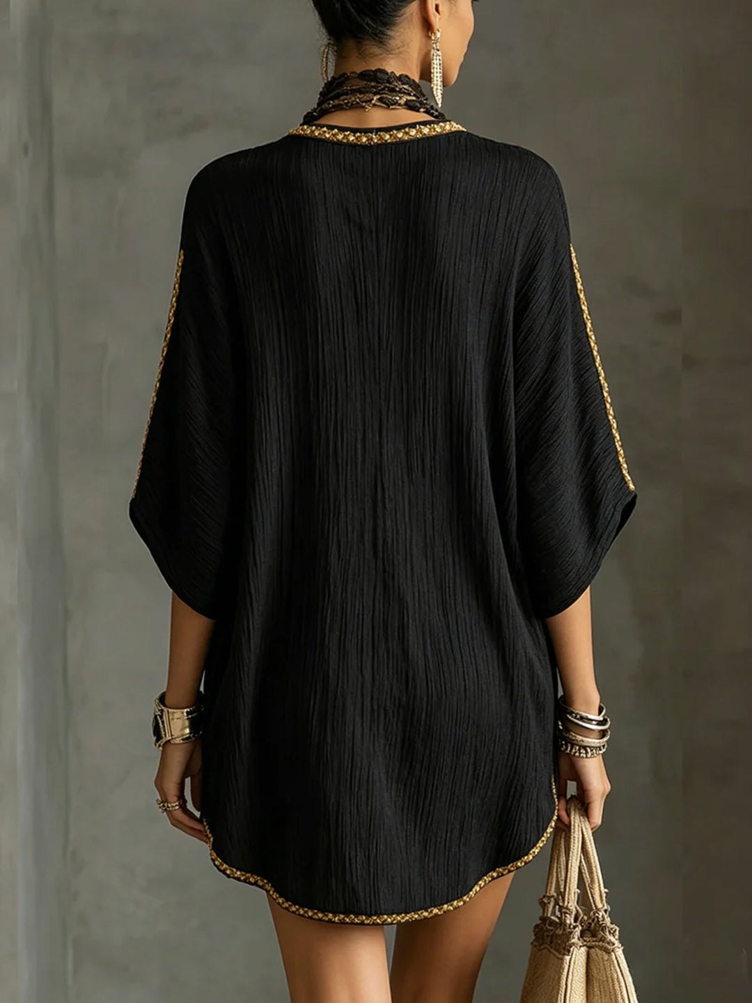 Mirella | Schwarzes Kaftan-Style Mini-Kleid mit tiefem V-Ausschnitt