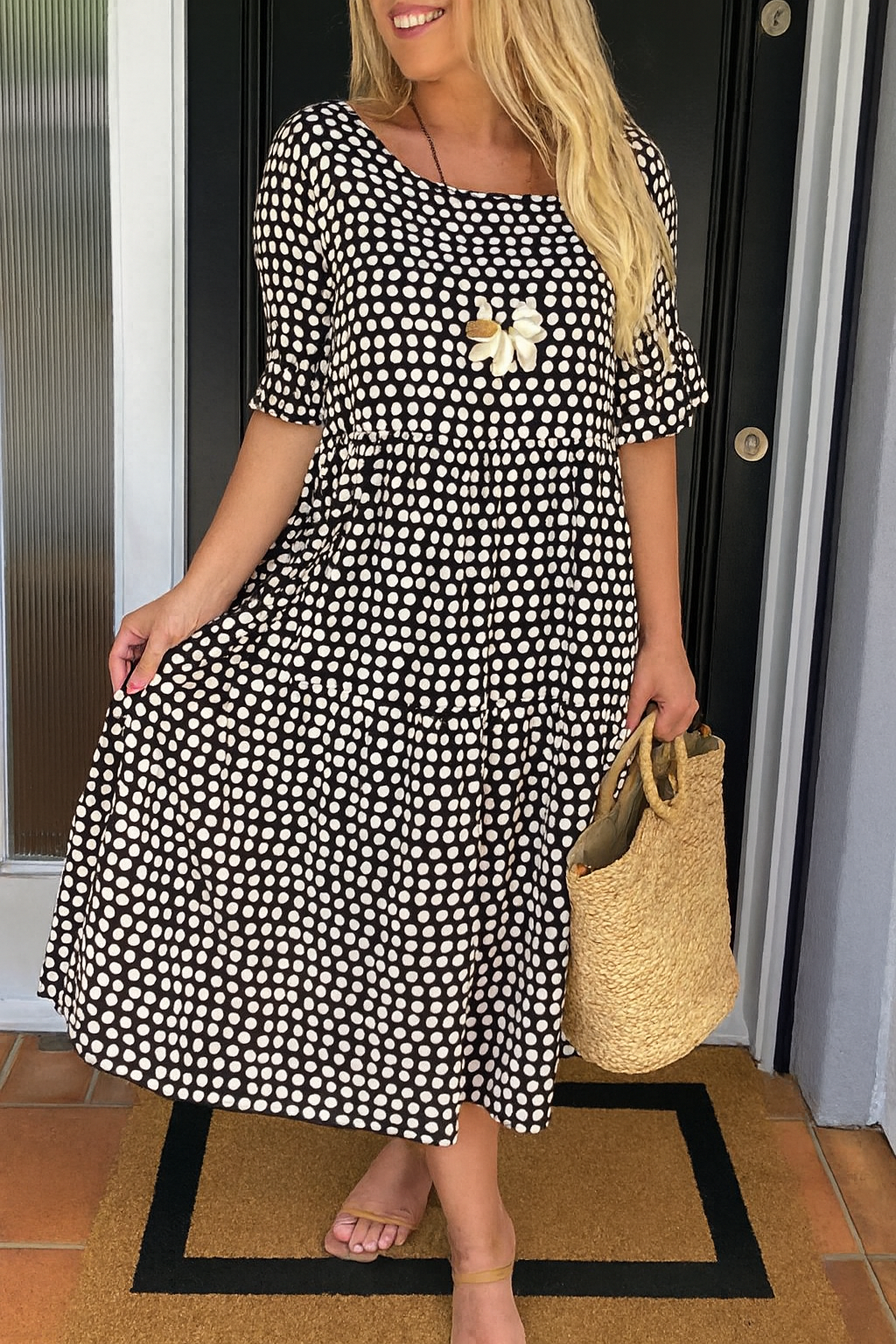 ELEGANTES MIDI-KLEID MIT KURZEN ÄRMELN FÜR FRAUEN