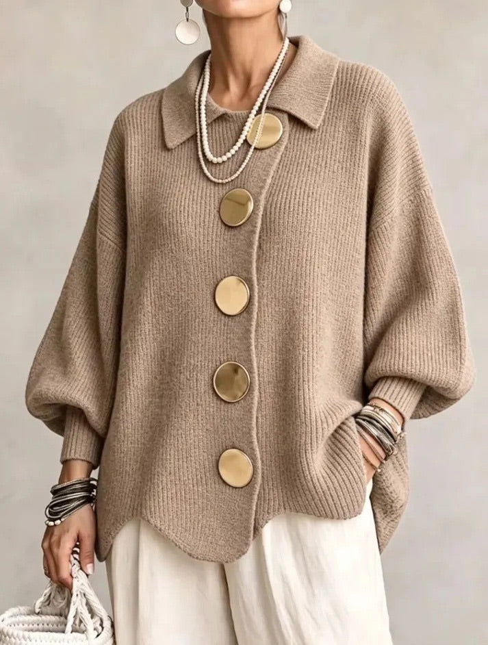 Svea | Oversize-Strickjacke mit goldfarbenen Knöpfen