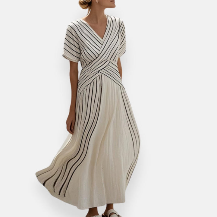 Fließendes Kleid mit eleganten Streifen