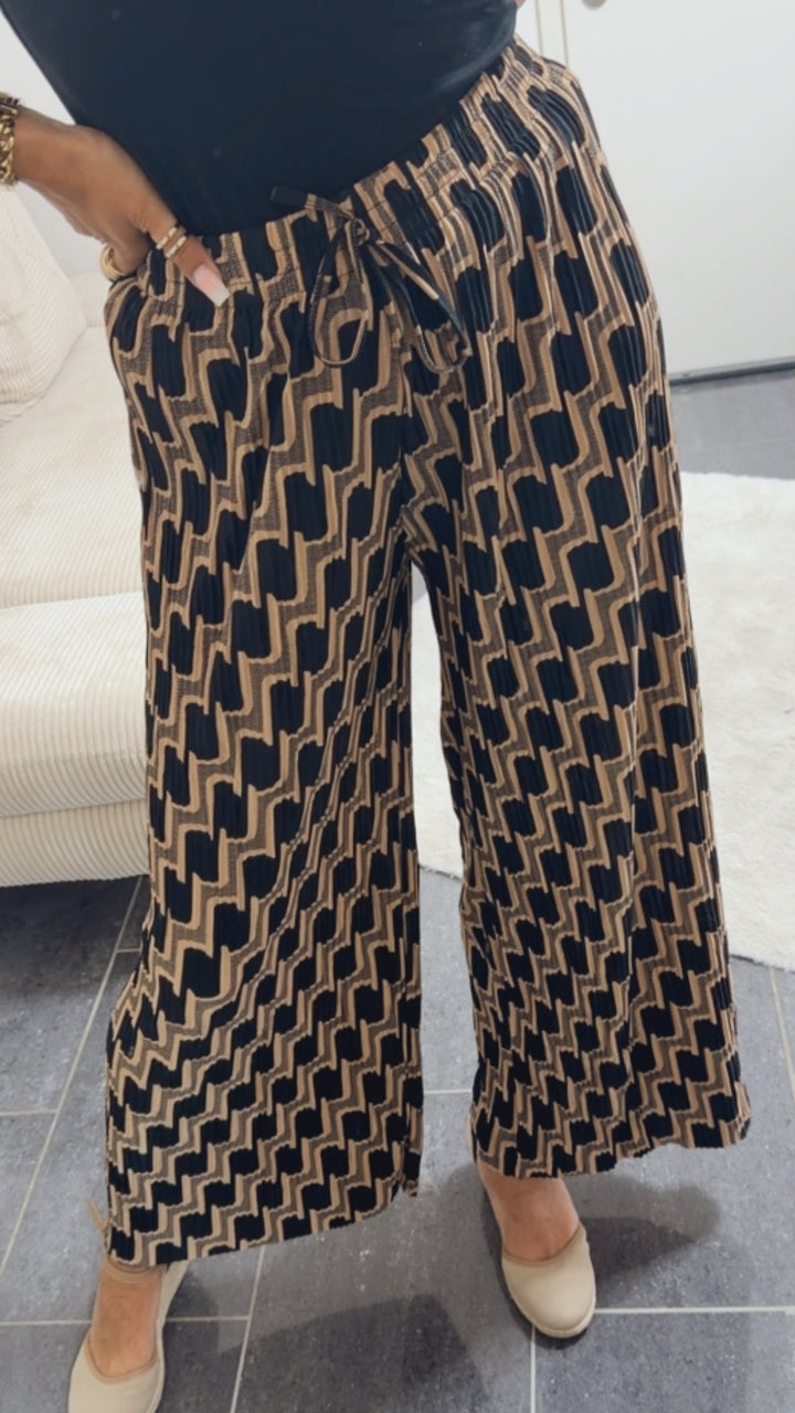 Leichte Plissee-Hose | Abstraktes Muster Caramel-Schwarz
