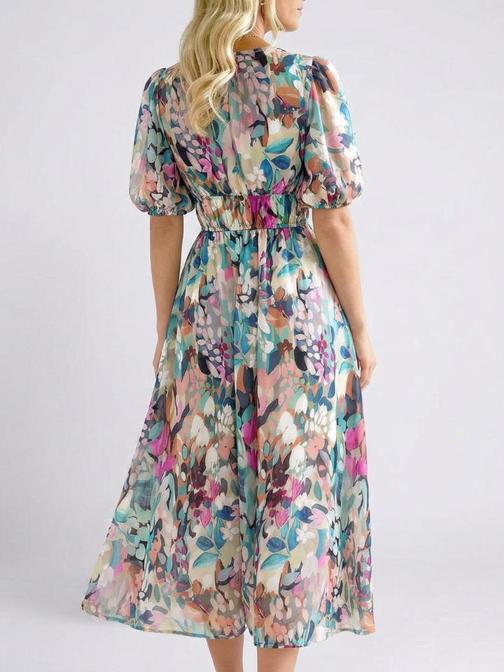 Eulalie | Midikleid mit V-Ausschnitt, kurzen Ärmeln und gereihter Taille