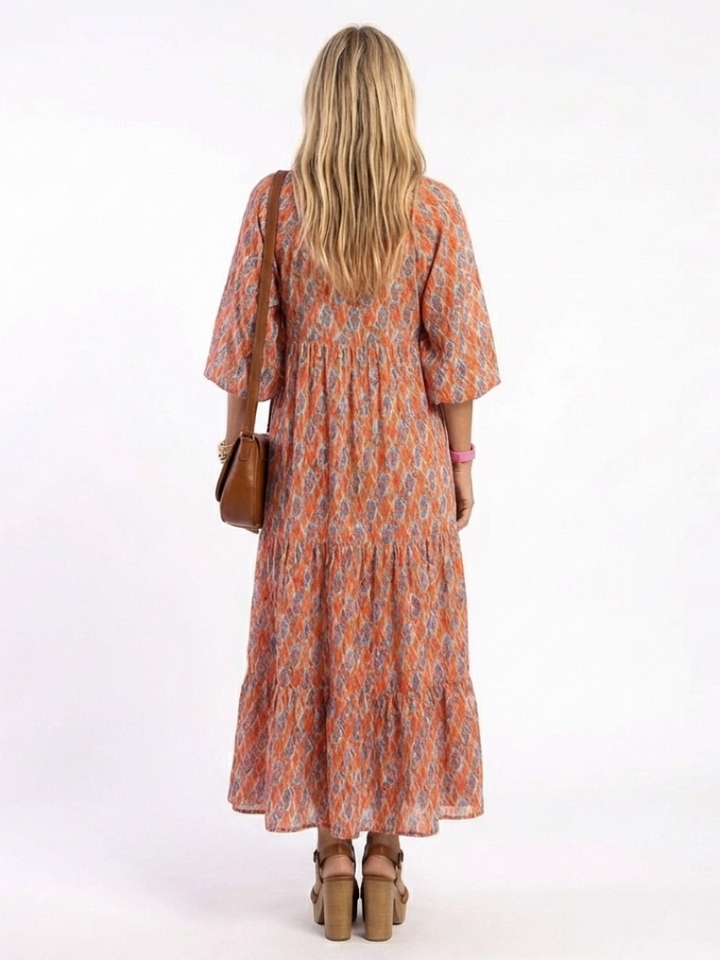 Amara | Midikleid mit V-Ausschnitt, geometrischem Druck und Volants
