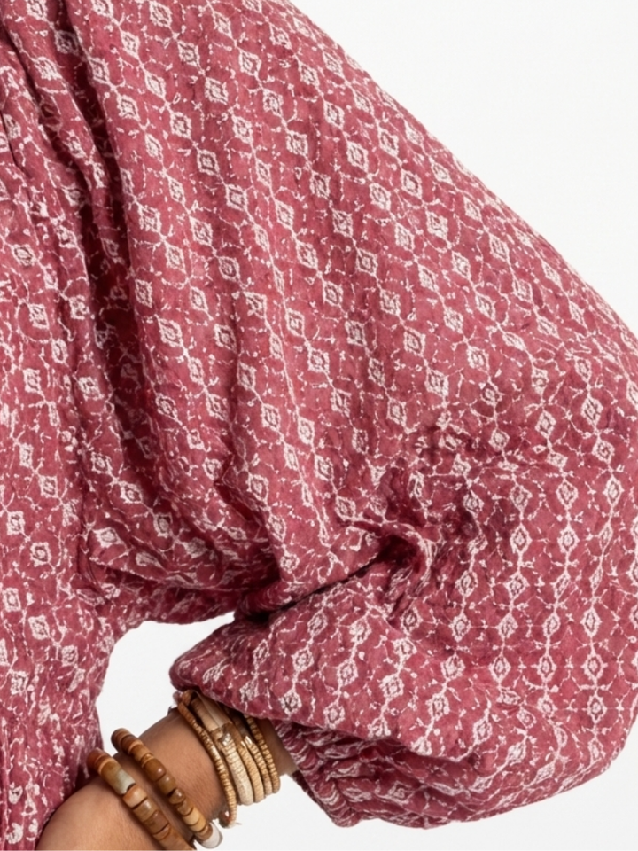 Arlette | Midikleid mit langen Ärmeln und geometrischem Druck
