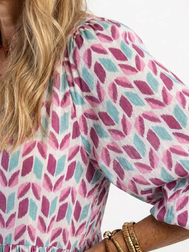 Mireya | Midikleid mit langen Ärmeln, geometrischem Druck und Volants