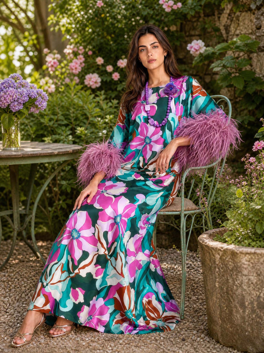Maxikleid aus satinierter, blumiger Stoff