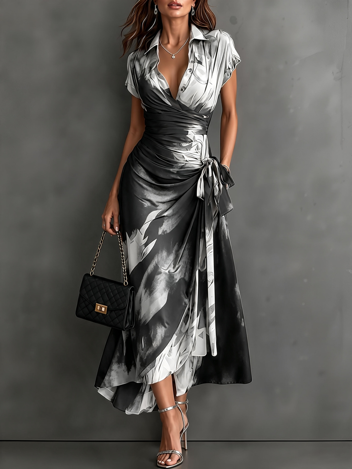 Carlotta | Midi-Wickelkleid in abstraktem Druck, Schwarz und Weiß