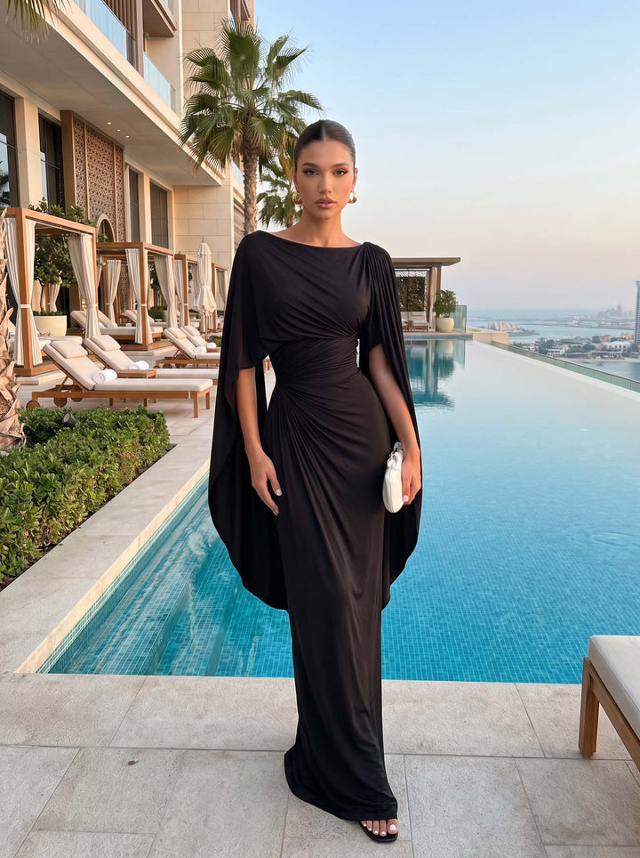 Maxi-Robe Slim Fit mit Faltigem Bootsausschnitt