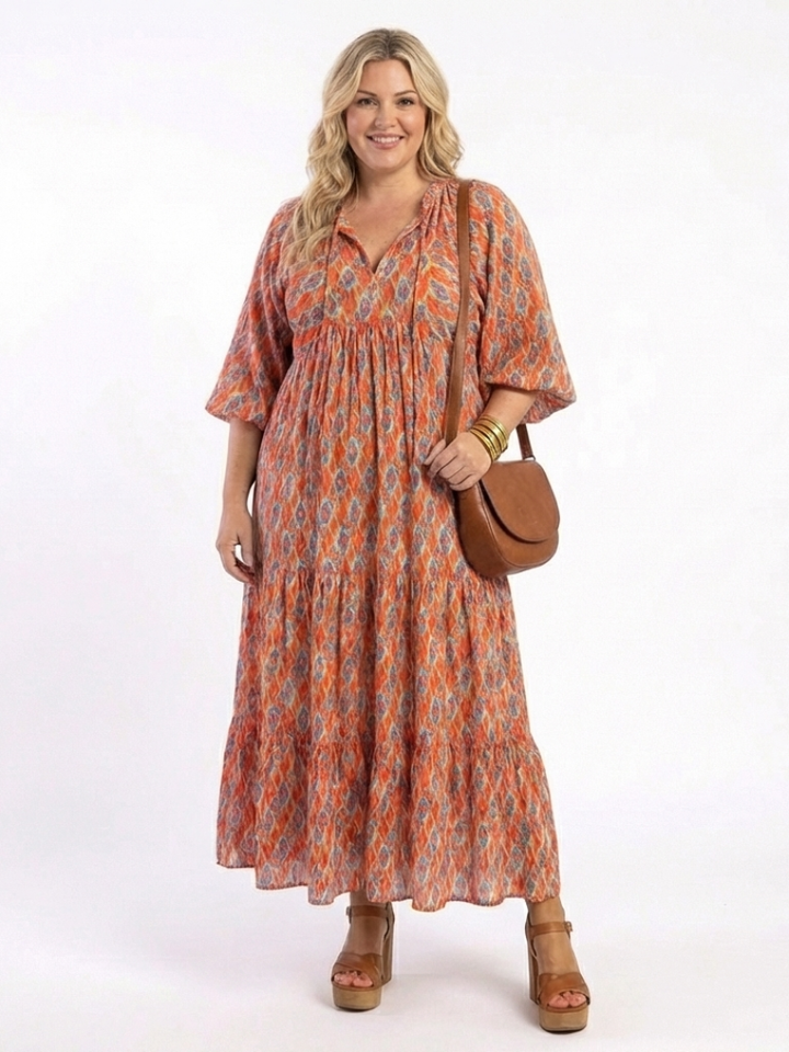 Amara | Midikleid mit V-Ausschnitt, geometrischem Druck und Volants