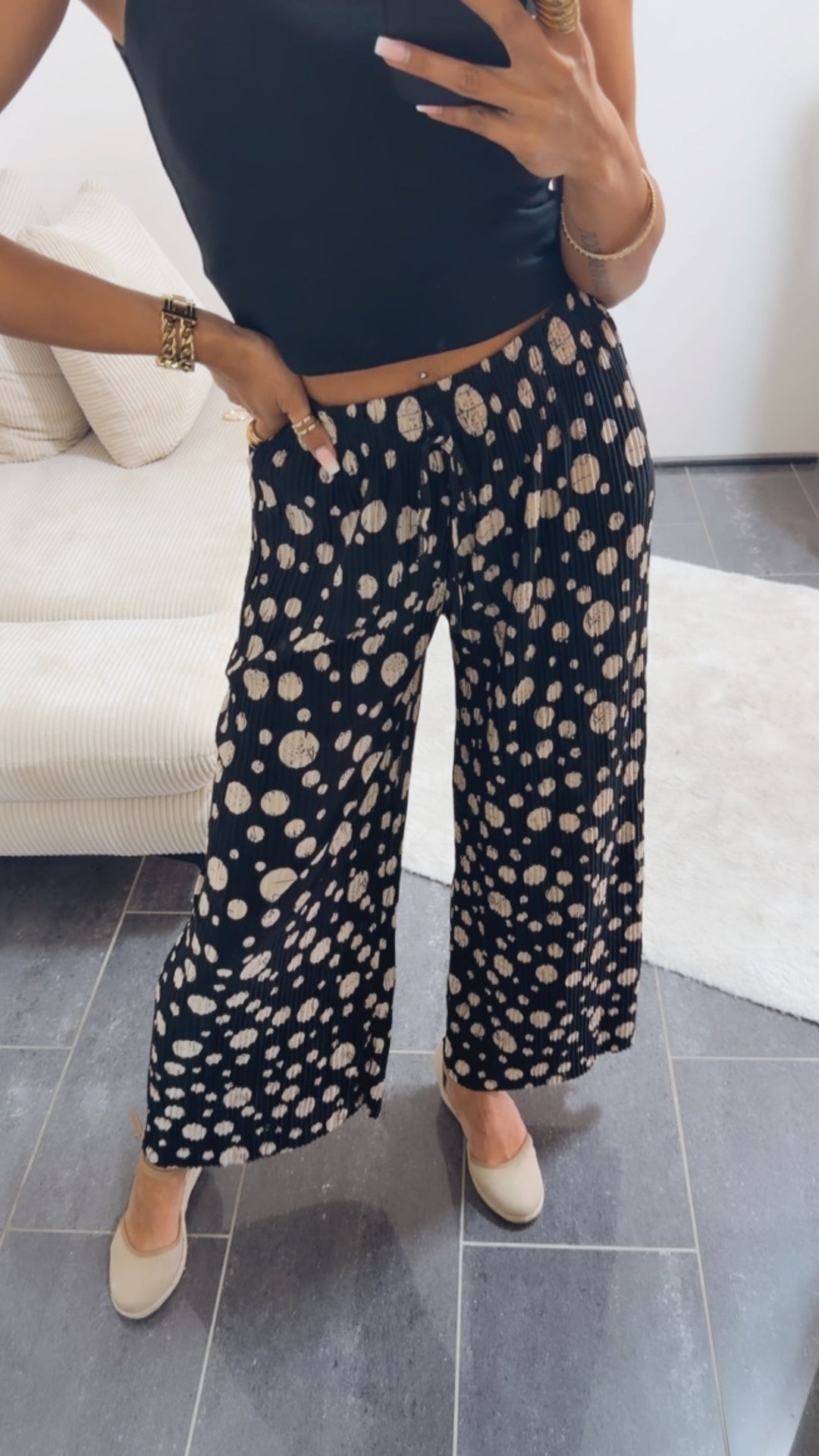 Leichte Plissee-Hose | Punkte Schwarz-Beige