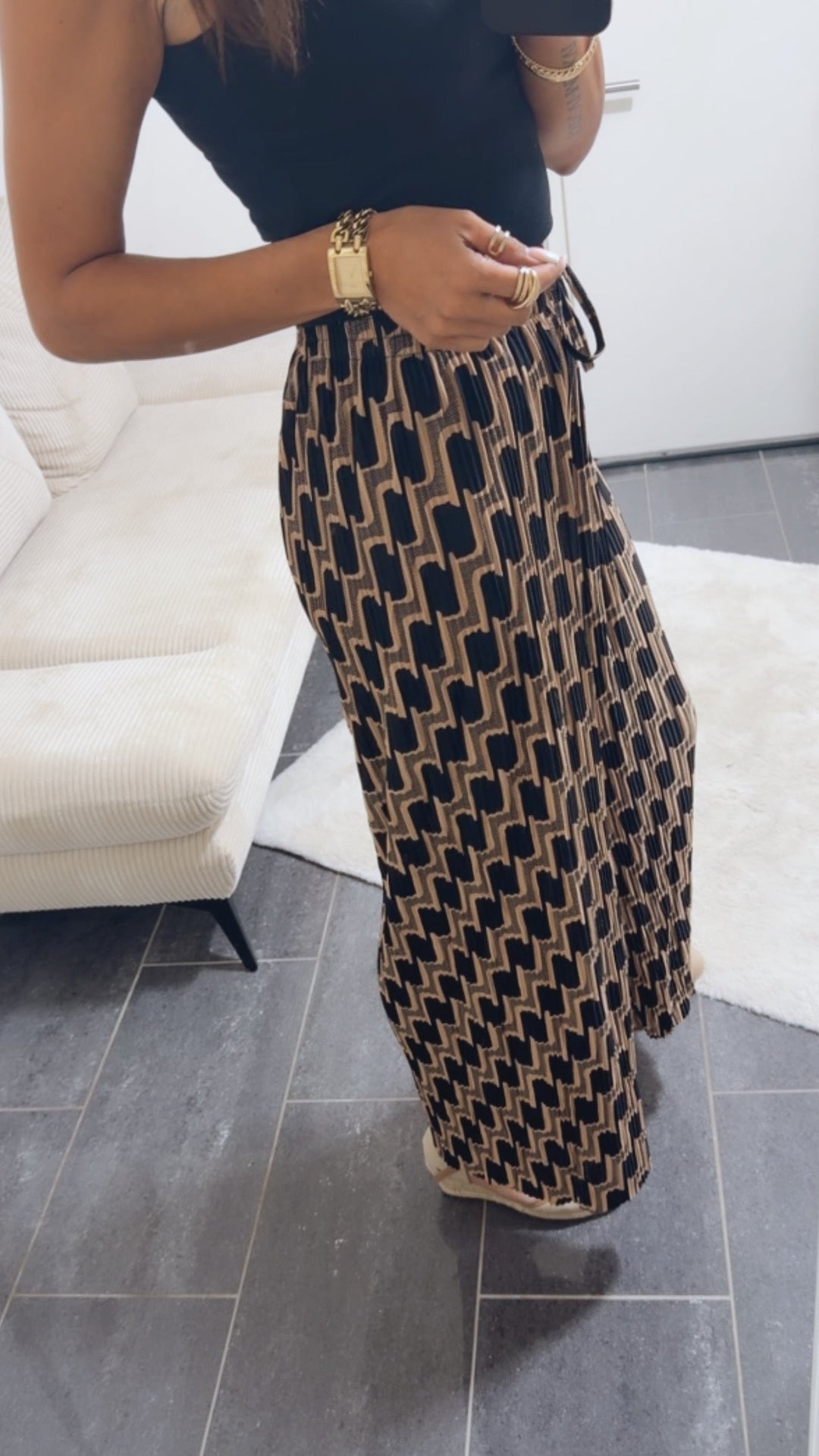 Leichte Plissee-Hose | Abstraktes Muster Caramel-Schwarz