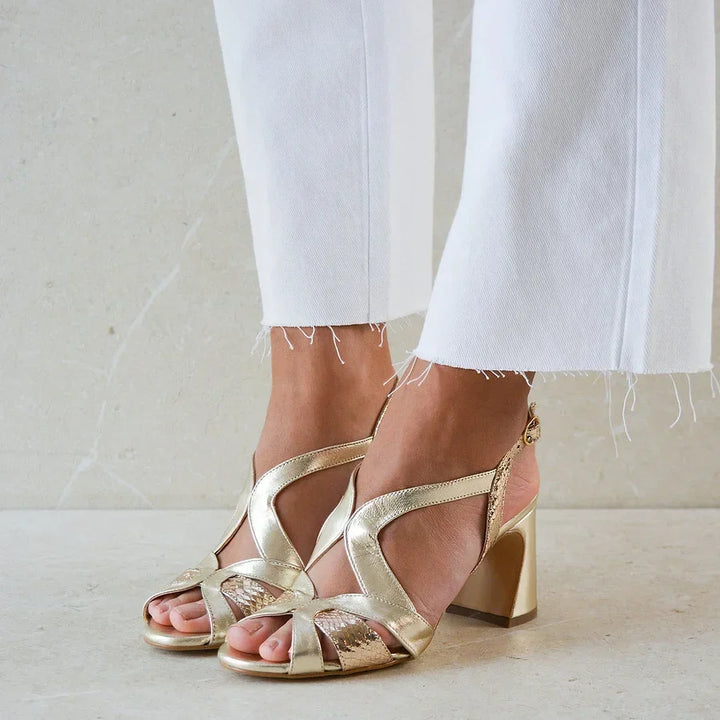 Breite Cut-Out Peeptoe-Absätze mit unregelmäßigem Design