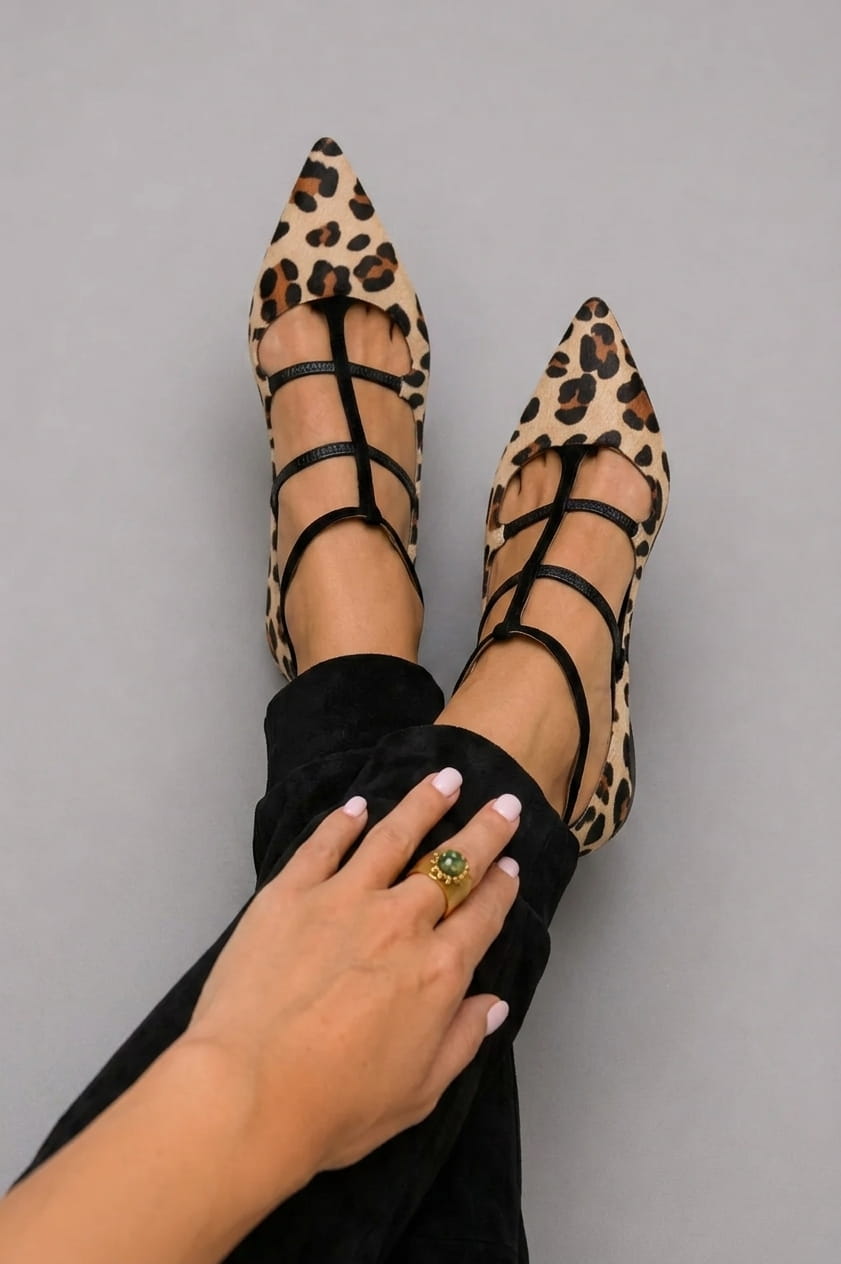 Bridget - Pumps mit Leopardenmuster und Riemen