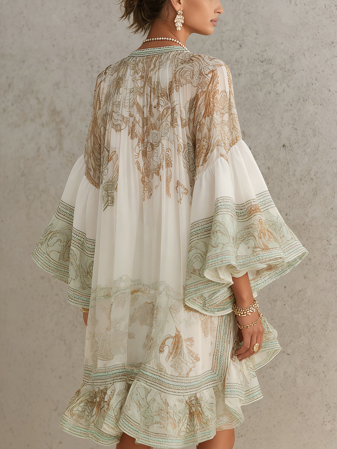 Rosalie | Chiffon-Minikleid mit Rüschensäumen und grünem gestreiftem Saum