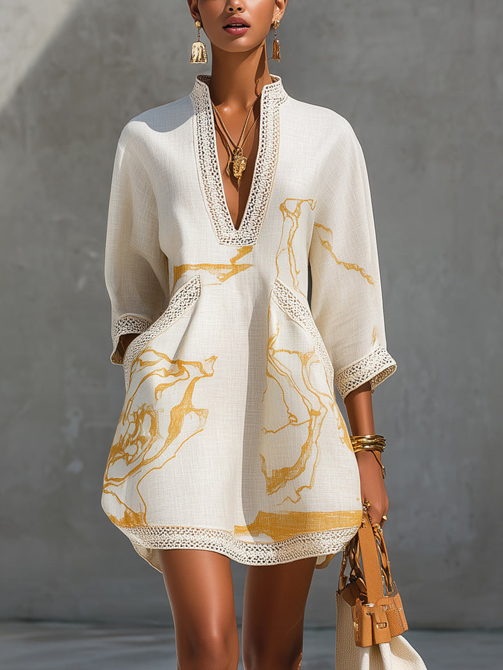 Aliénor | Elfenbein Mini-Kleid mit goldenem Häkelspitzen-Design und V-Ausschnitt