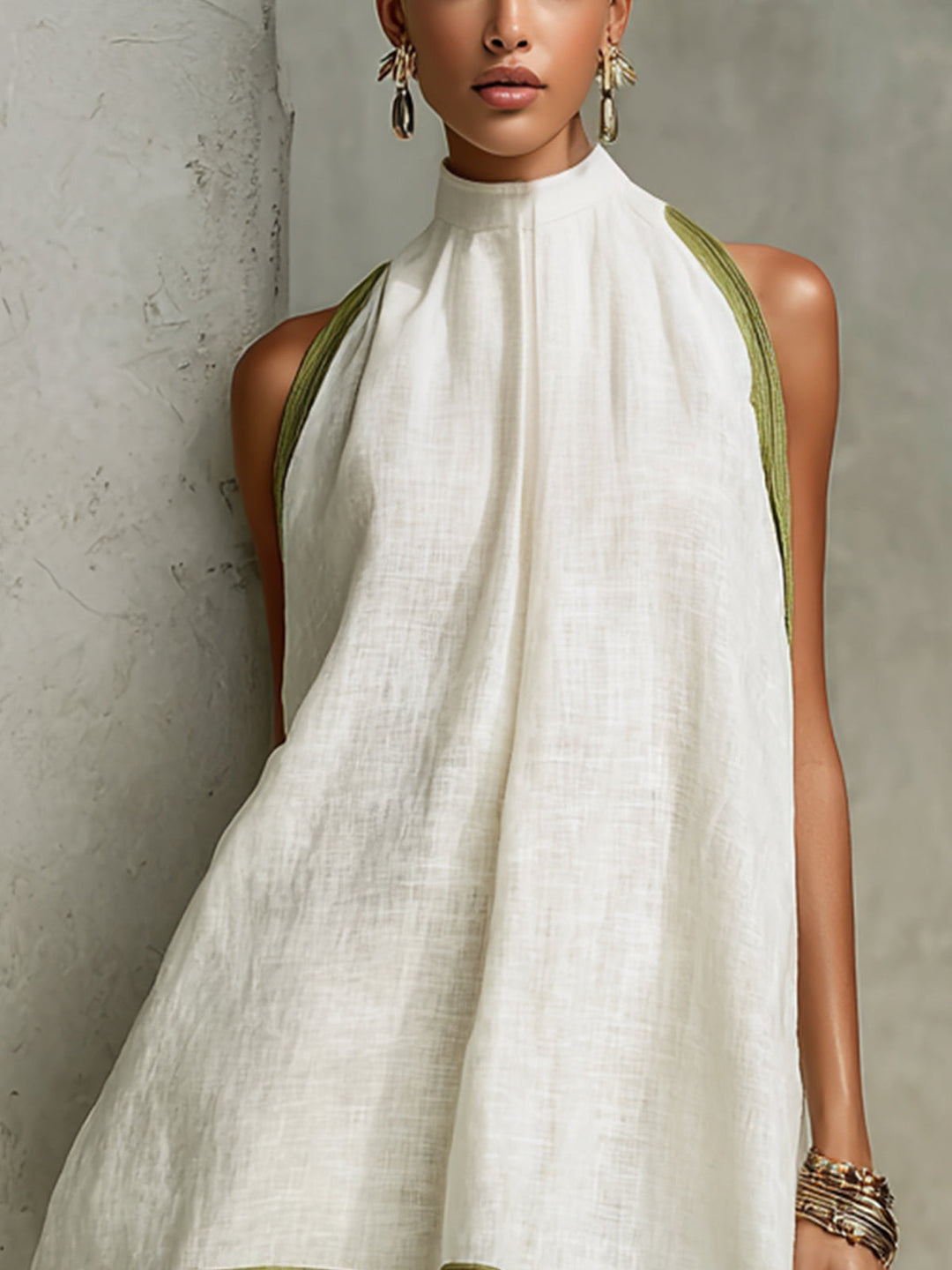 Agathe | Ärmelloses A-Linien-Minikleid in Weiß und olivgrünem Blumenmuster