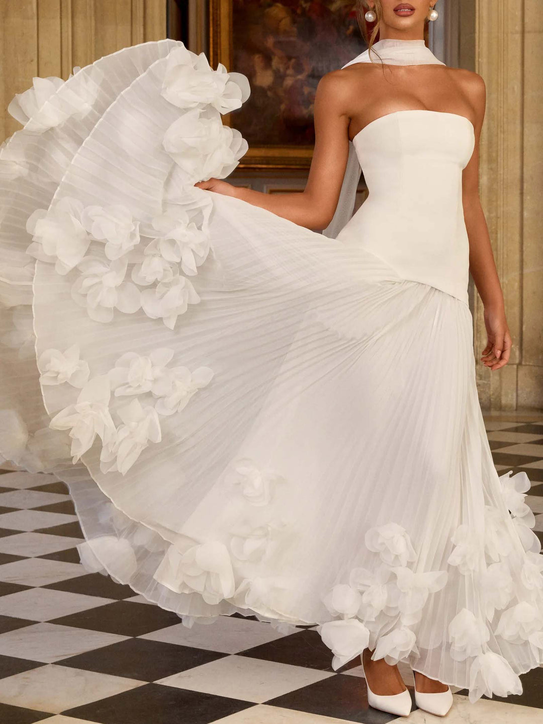 Maxikleid mit Blütenblatt-Design