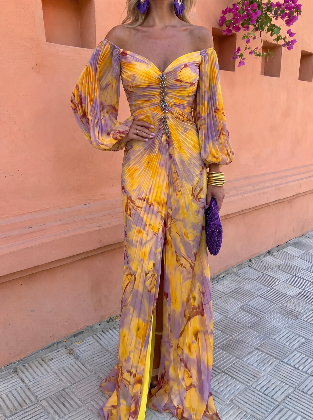 Greta – Langes Blumenkleid mit tiefem Ausschnitt