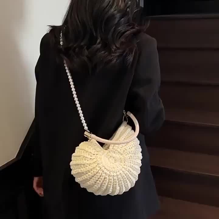 Tamara | Geflochtene Tote-Bag mit Kettenriemen - Cremeweiß