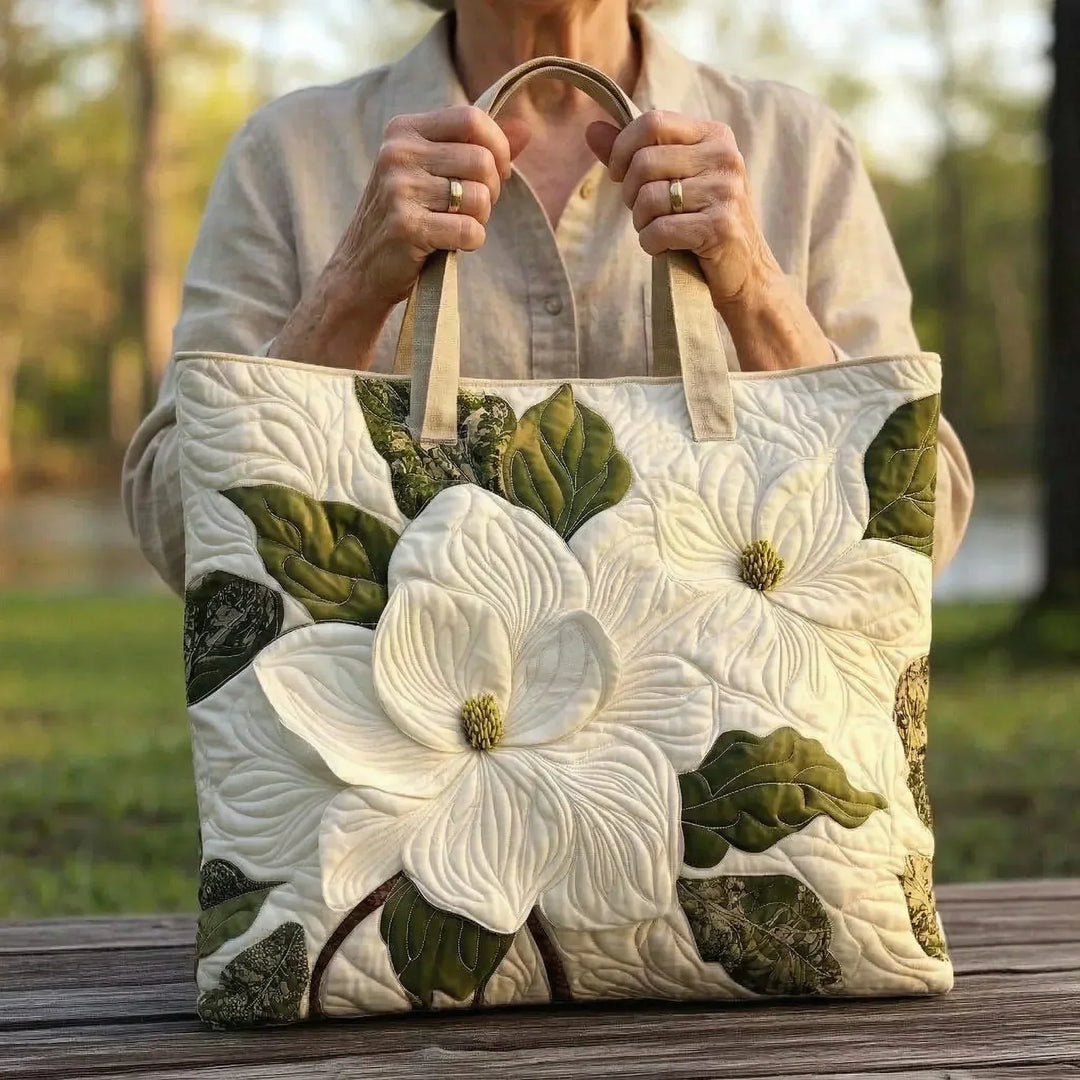 Handgefertigte Matelassé-Tasche - Elegante Lilien