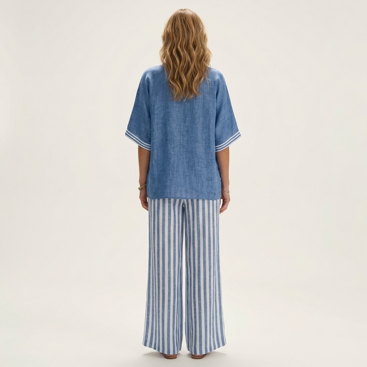 Lidewij Set mit V-Ausschnitt Top und gestreifter Hose