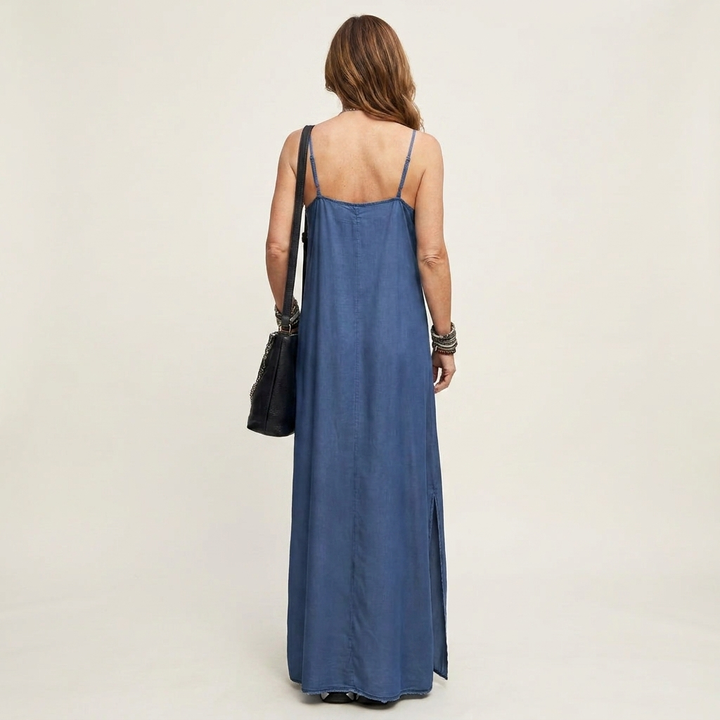 Azure | Maxikleid aus Denim mit seitlichem Schlitz