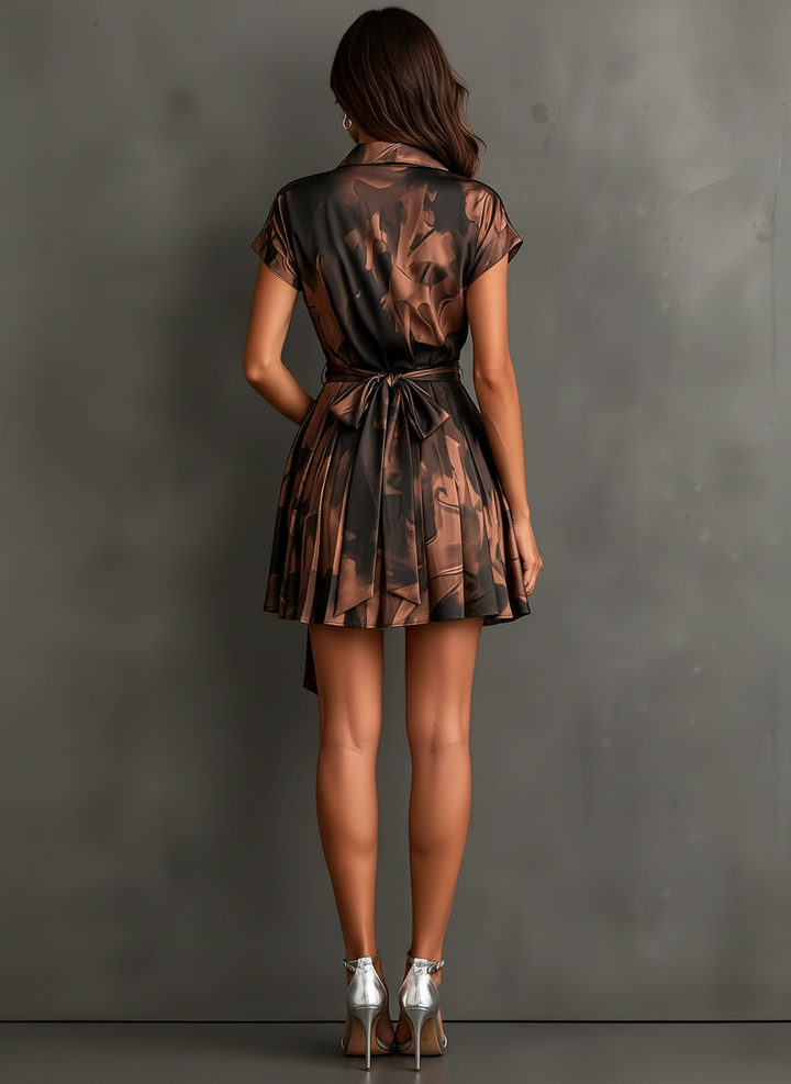 Chiara | Mini-Wickelkleid in abstraktem Druck, Braun