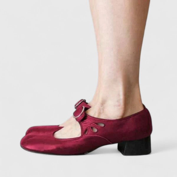 Eilena | Riemchenschuhe mit Lochmuster
