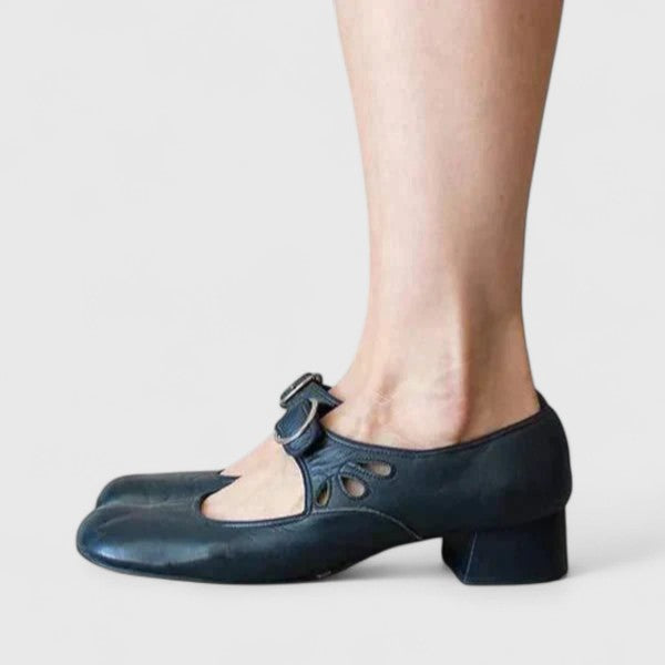 Eilena | Riemchenschuhe mit Lochmuster