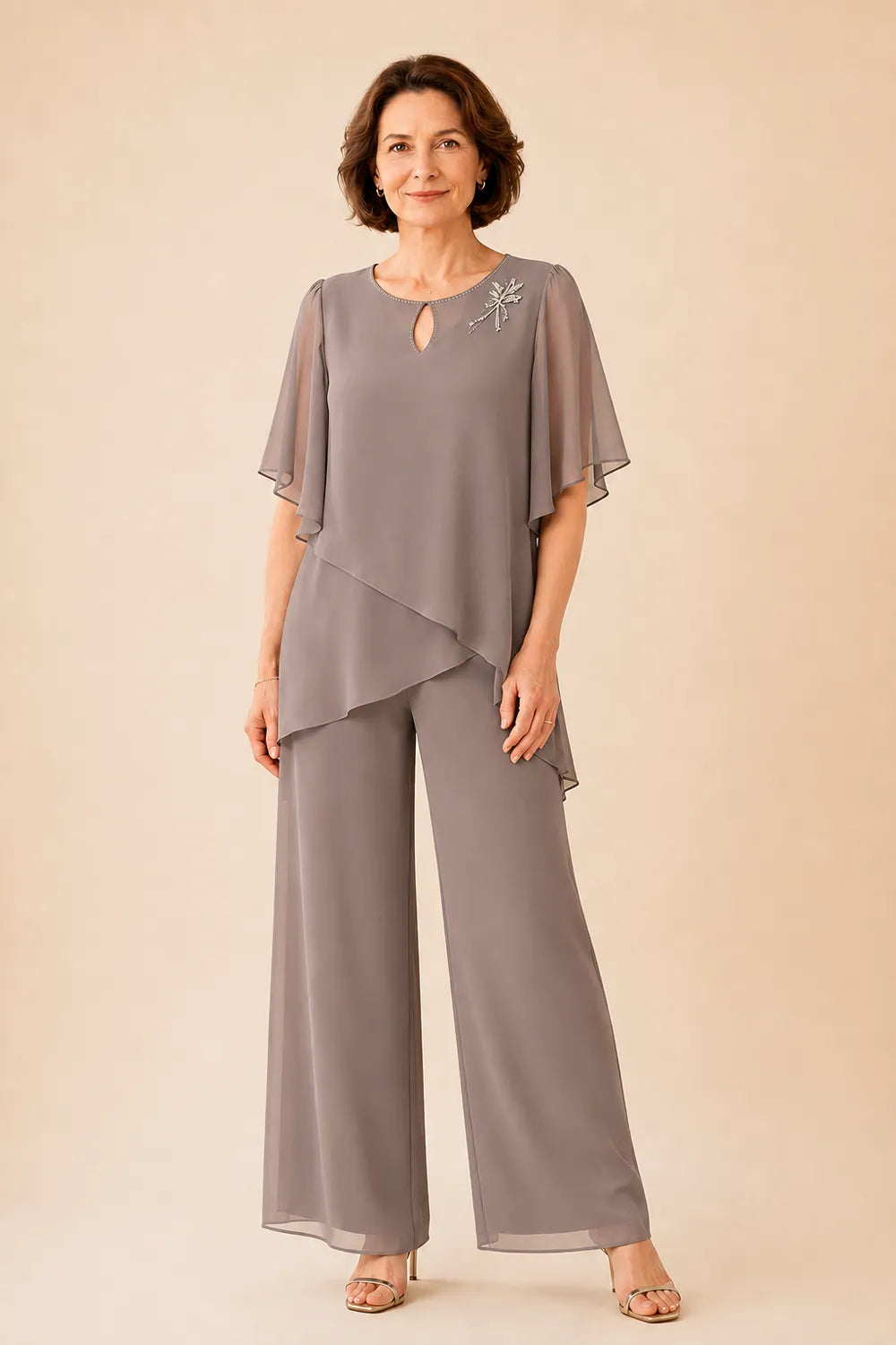 Hosenanzug mit Chiffon-Overlay und dekorativem Schlüssel-Ausschnitt