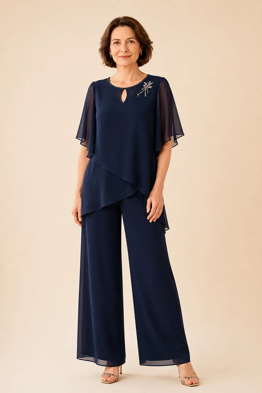 Hosenanzug mit Chiffon-Overlay und dekorativem Schlüssel-Ausschnitt