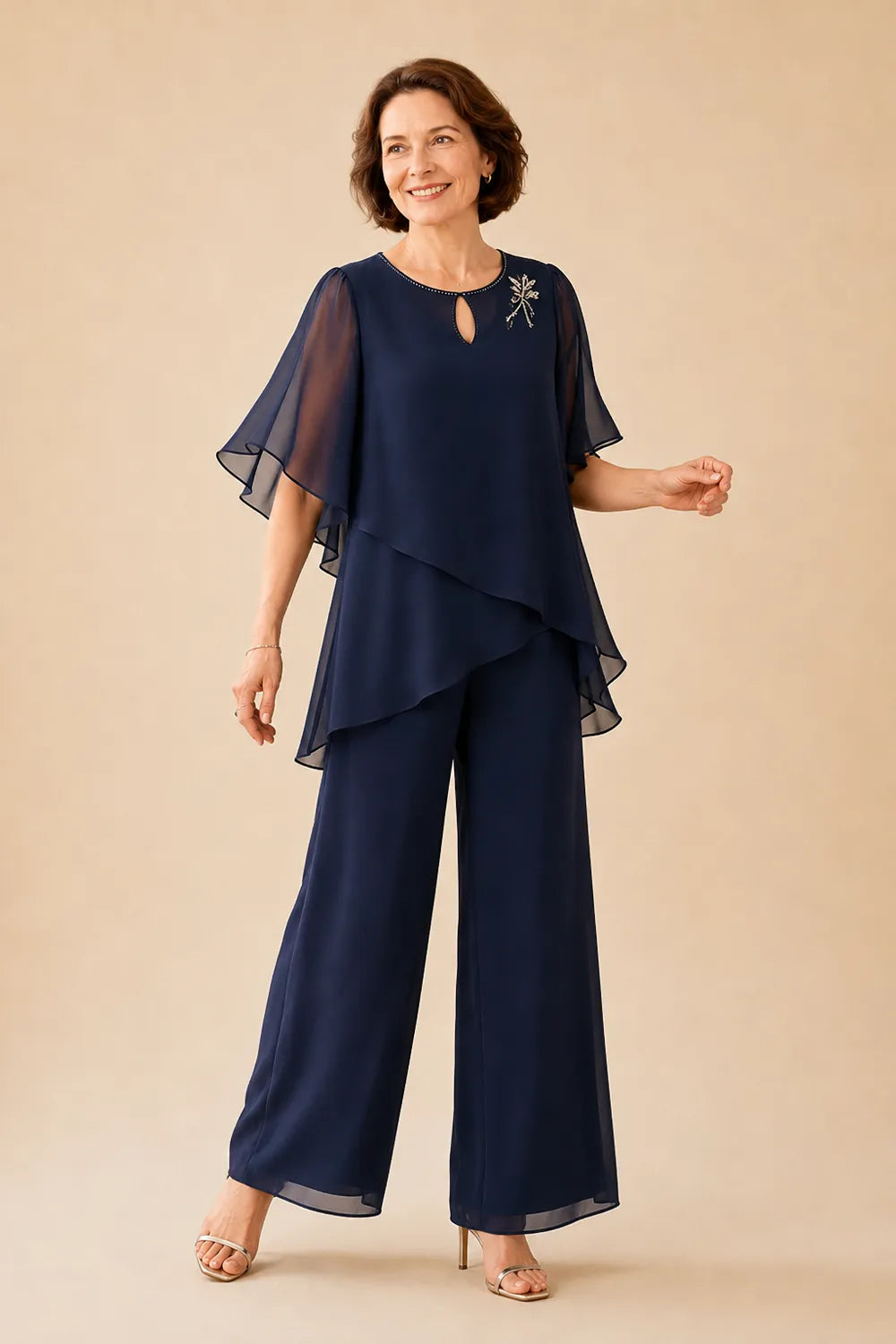 Hosenanzug mit Chiffon-Overlay und dekorativem Schlüssel-Ausschnitt