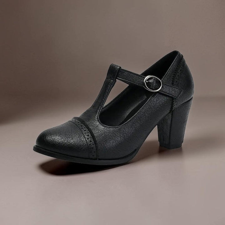 Perforierte Pumps mit Riemchen Sandrine