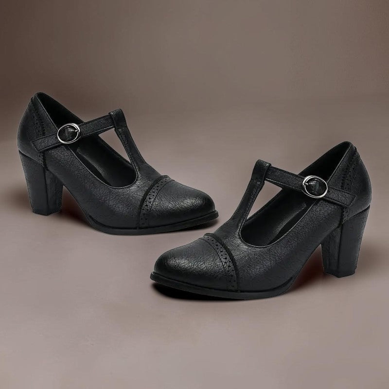 Perforierte Pumps mit Riemchen Sandrine