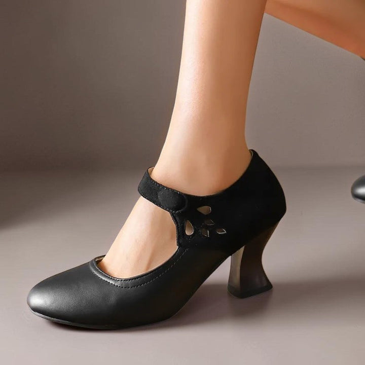 Wildleder Pumps mit Knöchelriemen Camille