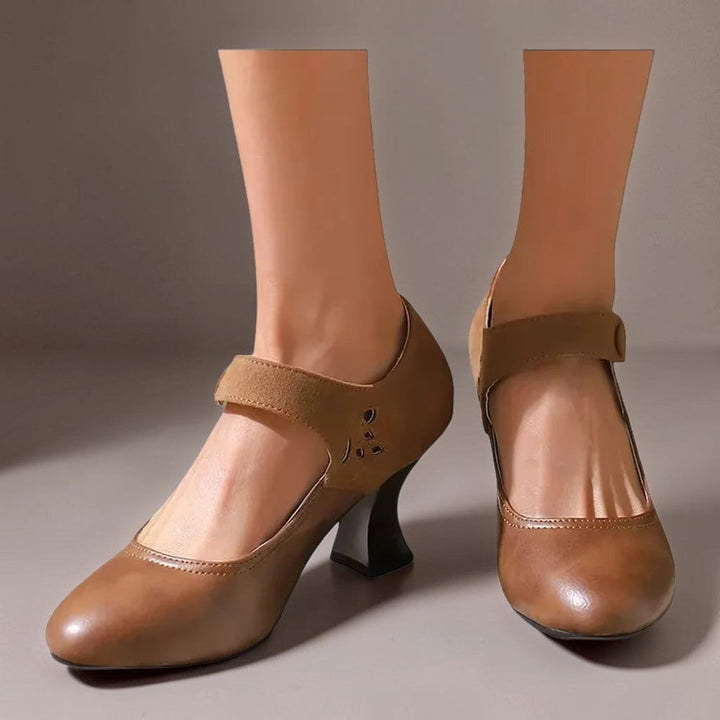 Pumps mit Knöchelriemen Aveline